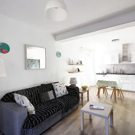 Grand Studio Climatise Avec Terrasse, 10 Mn 公寓 耶尔