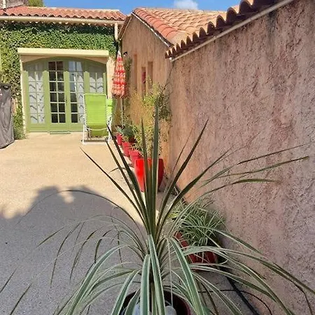 Grand Studio Climatise Avec Terrasse, 10 Mn 公寓 耶尔